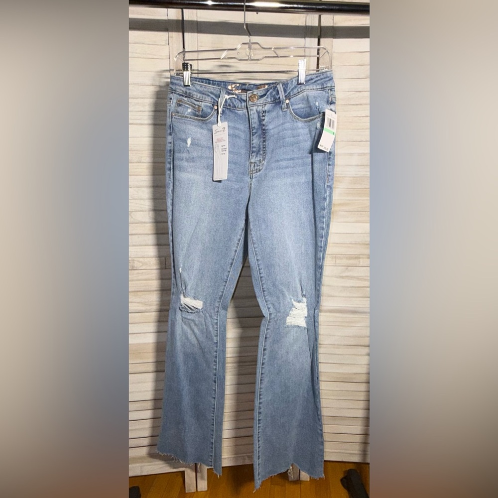 Seven7 Women's High Rise Slim Flare Jeans in Light Blue - Picture 2 of 3